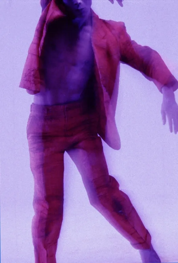 神秘的なオーラを醸し出す